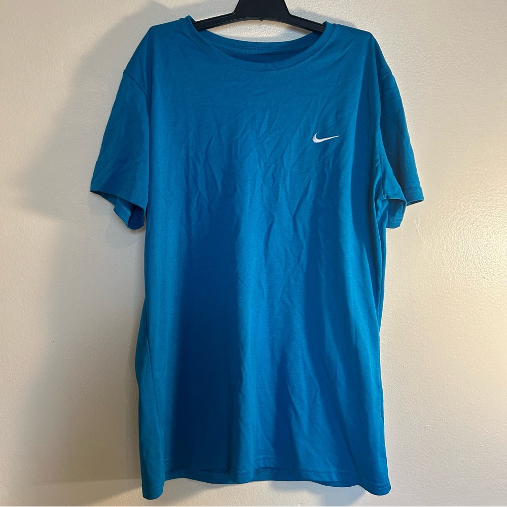 Blue Nike Short Sleeve T-Shirt Women’s Size Medium